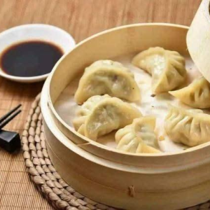 Steamed Pork and Celery Dumplings (12 pcs) / 猪肉芹菜蒸饺 (12个)