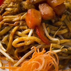 72. Soft Noodles Malaysian-Style with Chicken & Tomato / Nouilles molles &agrave; la malaisienne avec poulet et tomates