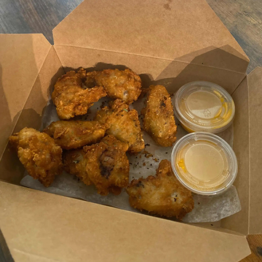 8 - Chicken Wings (8 pcs)