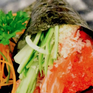 #112. Cornet Kamikaze au saumon / Kamikaze Salmon Handroll