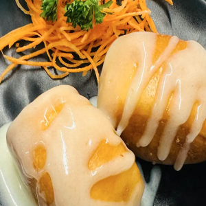 #21. Petits pains frits (4 mcx) / Fried Bread Rolls (4 pcs)