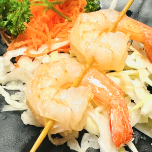 #17. Brochettes de 2 crevettes (5 mcx) / Skewers of 2 Shrimp (5 pcs)