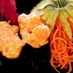 #39. Nigiri au saumon &eacute;pic&eacute; (2 mcx) / Spicy Salmon Nigiri (2 pcs)