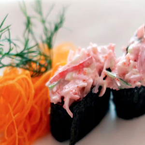 #40. Nigiri &agrave; la salade de goberge (2 mcx) / Imitation Crab Stick Salad Nigiri (2 pcs)