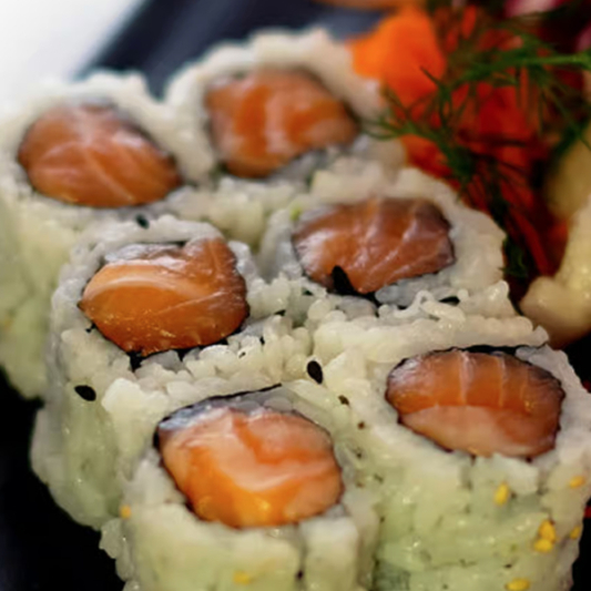 #70. Hosomaki au saumon (6 mcx) / Salmon Hosomaki (6 pcs)