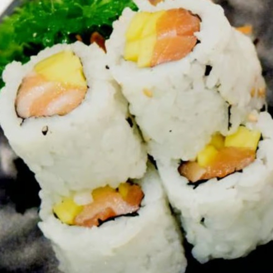 #76. Hosomaki au saumon &agrave; la mangue (6 mcx) / Mango Salmon Hosomaki (6 pcs)