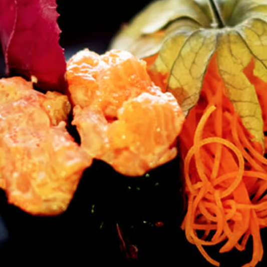 #39. Nigiri au saumon &eacute;pic&eacute; (2 mcx) / Spicy Salmon Nigiri (2 pcs)