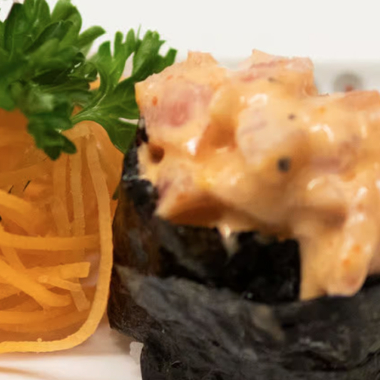 #43. Nigiri au thon &eacute;pic&eacute; (2 mcx) / Spicy Tuna Nigiri (2 pcs)