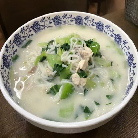 Green Vegetables & Chicken Noodles 嫩雞燴面