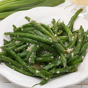 2. Garlic-Fried Green Beans 蒜蓉四季豆