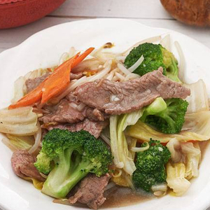 12. Beef with Mixed Vegetables 杂菜牛肉