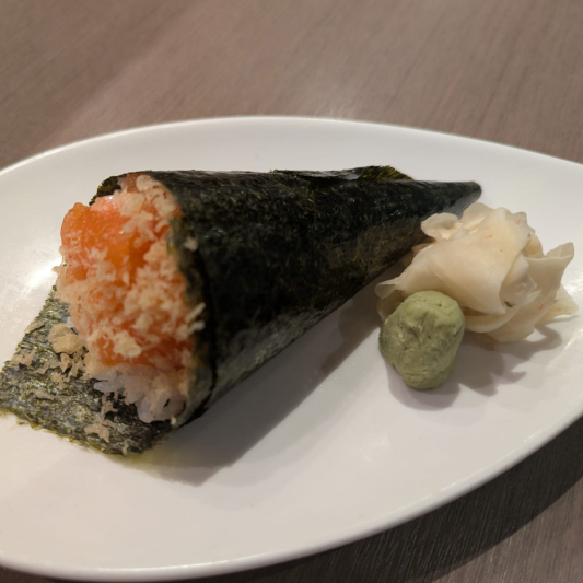 Spicy Salmon Hand Roll (1 pc)