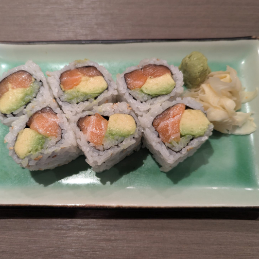 Salmon Avocado Roll (6 pcs)