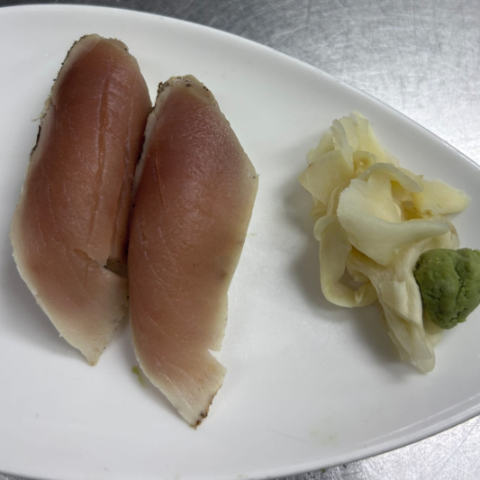 White Tuna Sushi (2 pcs)