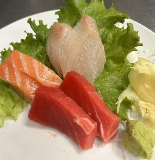 31. Sashimi Appetizer (6 pcs)