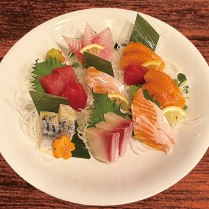 M2. Chef&rsquo;s Choice Assorted Sashimi (20 pcs)