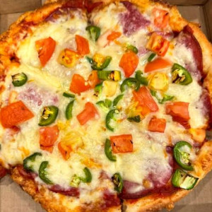 Salami, Tomato & Jalapenos Pizza