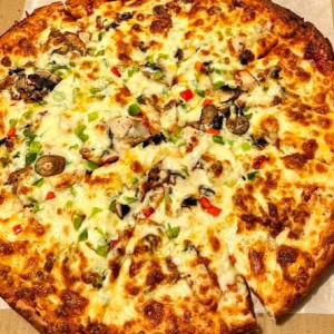 Chicken, Mushrooms & Green Pepper Pizza
