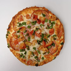 Salami, Tomato & Jalapenos Pizza