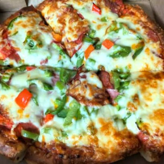 Pepperoni, Salami & Green Pepper Pizza