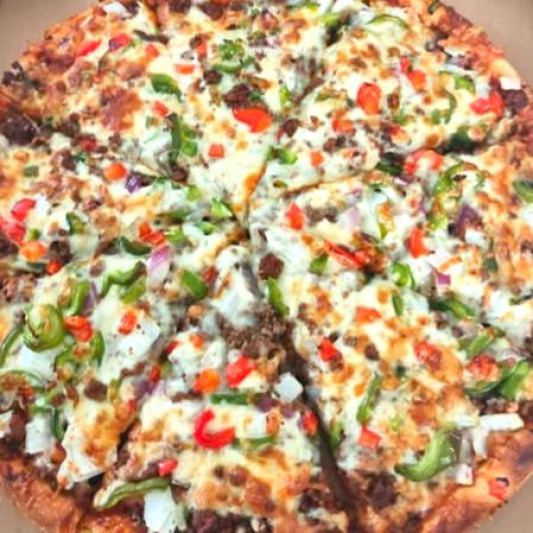 Beef, Onions & Green Pepper Pizza