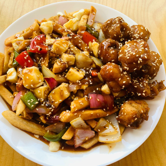 Poutine de poulet g&eacute;n&eacute;ral Tao / Chicken Poutine General Tao