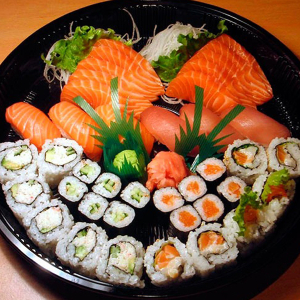 #8 Sashimi & Sushi Tray