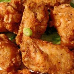 Deep-Fried Chicken Wings (8 pcs) 炸鸡翅