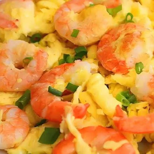Scrambled Eggs & Shrimps 滑蛋虾仁