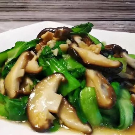 Saut&eacute;ed Bok Choy with Mushrooms 蘑菇炒青江菜