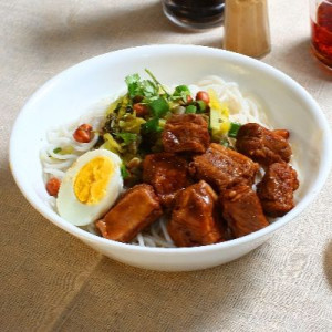 Signature Braised Beef Brisket Rice Noodles with Sauce