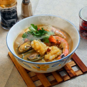 Noodle Soup with Seafood (Curry)