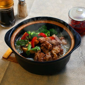 Clay Pot Sliced Beef Rice Noodles