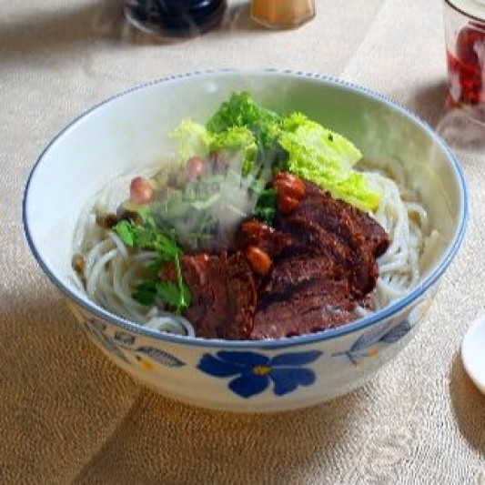 Classic Rice Noodle Soup with Beef