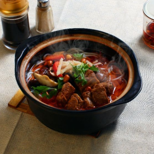 Clay Pot Spicy and Sour Rice Noodles