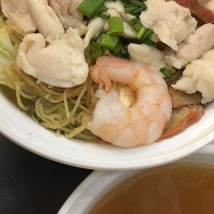 23. Wor Wonton Soup with Noodles (Extra Large)