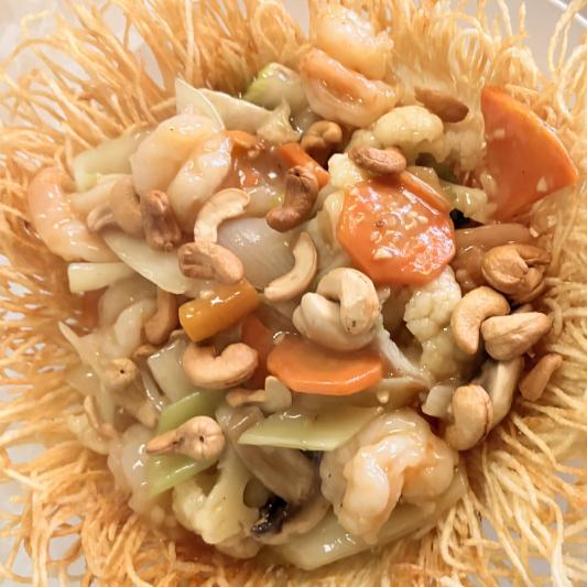 34. Shrimps with Cashew Nuts in Phoenix Nest