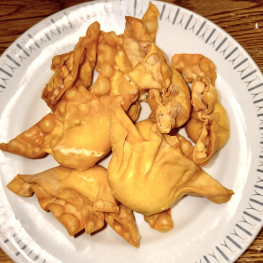 5. Deep-Fried Cheese Wonton (8 pcs)