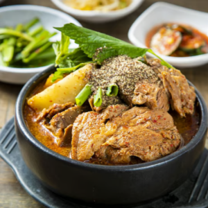 Spicy Pork Bone Soup (Gamja-Tang) / 감자탕 