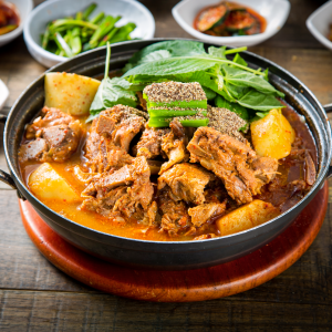 Spicy Pork Bone Jun-Gol / 감자탕 전골 