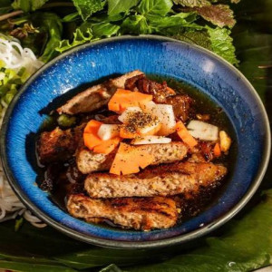 V04. Hanoi Famous Vermicelli / B&uacute;n Chả H&agrave; Nội / 河内烤肉米线
