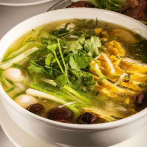 P08. Chicken Pho / Phở G&agrave; / 雞肉粉