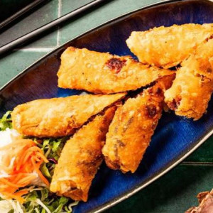 A01. Deep-Fried Spring Rolls (3 pcs) / Chả Gi&ograve; / 炸春卷