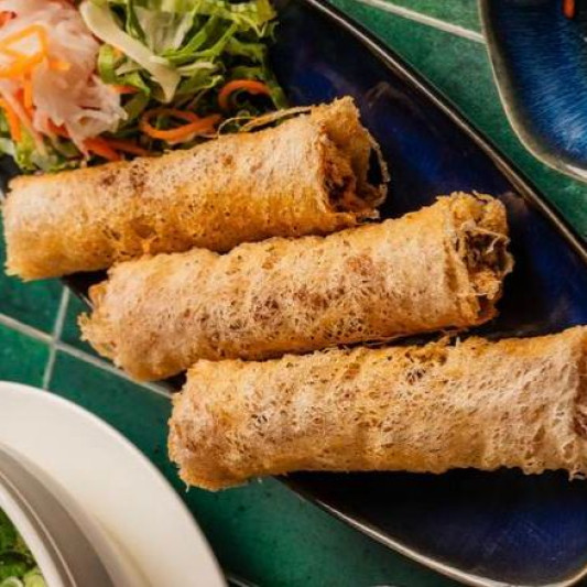 A04. Crispy Netted Rolls / Chả R&eacute; / 特色春卷