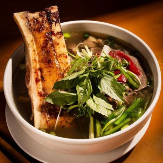 H01. Bone Marrow Pho / Phở Đặc Biệt Tủy B&ograve; Nướng / 招牌烤牛髓骨粉