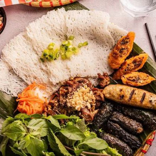 Special Fine Vermicelli Platter / B&aacute;nh Hỏi Đặc Biệt