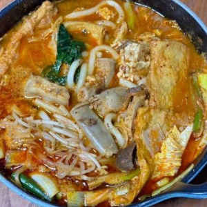 Gopchang Ttukbaegi / 곱창뚝배기