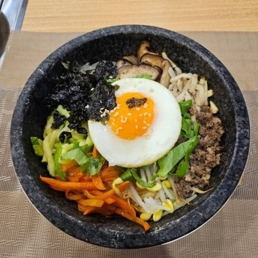 Kimchi Stone Pot Bibimbap / 김치돌솥