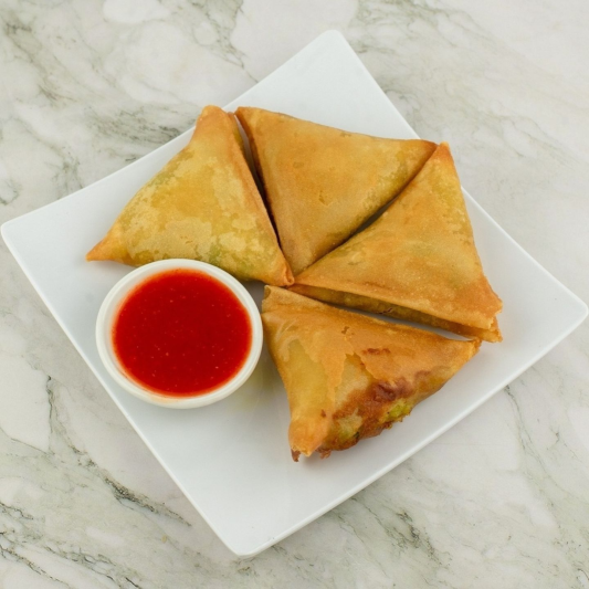 3. Samosa (4 pcs)