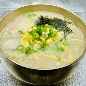 Beef Bone Broth Soup with Dumplings 사골 만두국